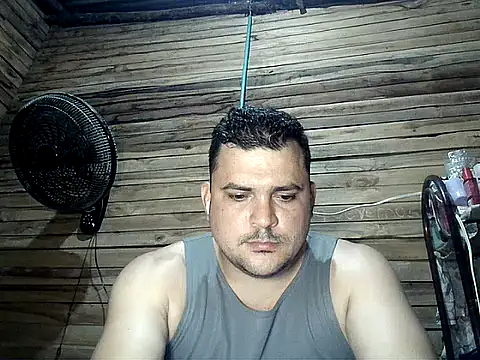 Snapshot of Arcangel_05 chatting on 07/09/26, 03:43 Arcangel 05 online show from 07/09/26, 03:43