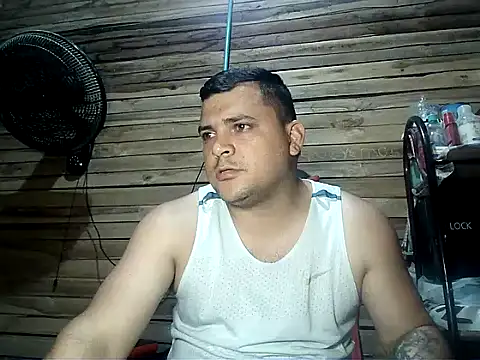 Snapshot of Arcangel_05 chatting on 07/25/26, 04:54 Arcangel 05 online show from 07/25/26, 04:54