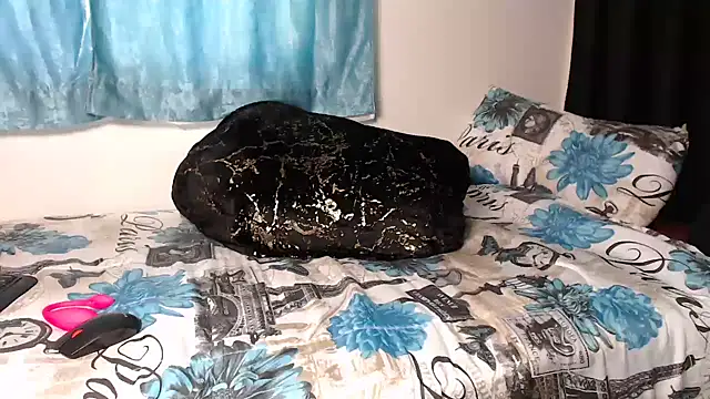 SweetAppleCandyxx online show from 05/10/26, 05:23