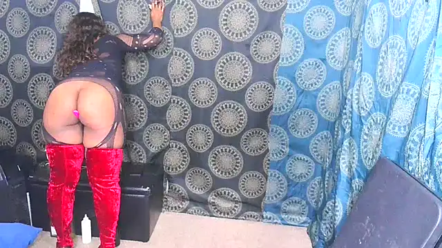 LunaRai online show from 01/12/25, 04:42