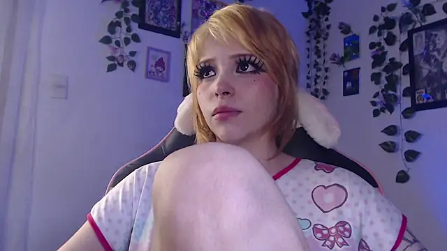 Snapshot of MaryJannes chatting on 12/24/24, 12:33 MaryJannes online show from 12/24/24, 12:33