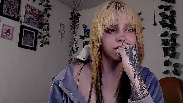 Snapshot of MaryJannes chatting on 01/17/25, 09:39 MaryJannes online show from 01/17/25, 09:39