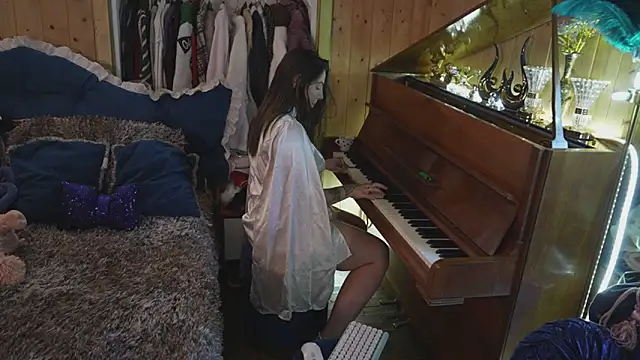 VanessaDoyle online show from 10/07/25, 01:52