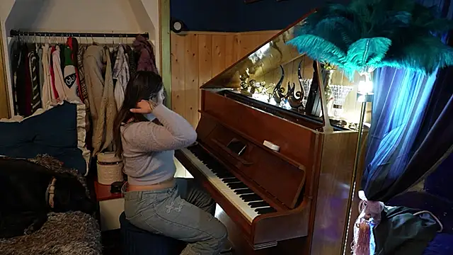 VanessaDoyle online show from 10/16/25, 04:30