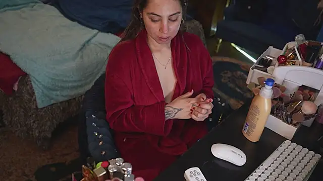 VanessaDoyle online show from 11/11/25, 03:28