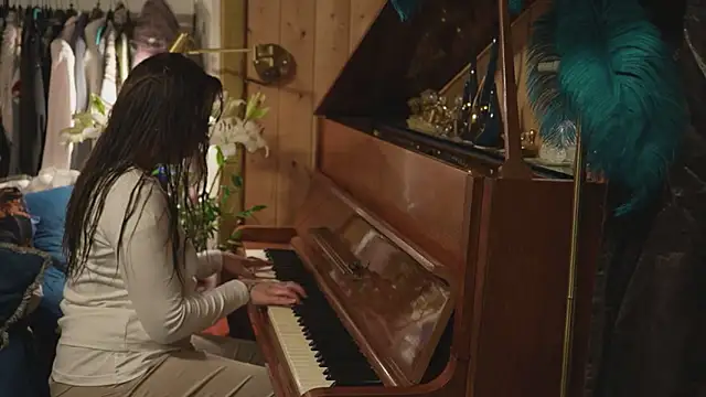 VanessaDoyle online show from 04/20/26, 03:37