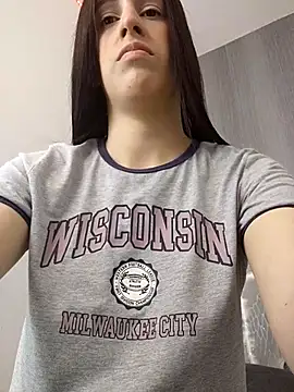 Amira Milker online show from 03/10/25, 01:10