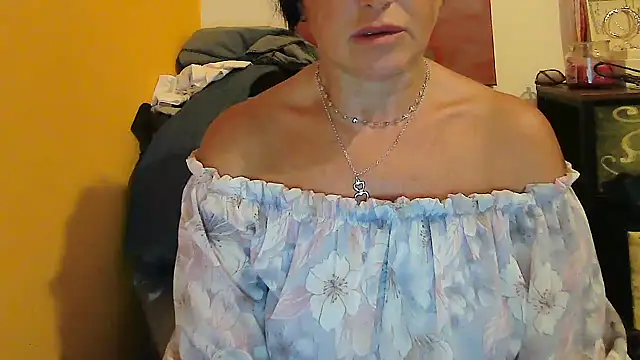 Snapshot of Althea_Love chatting on 09/25/25, 09:40 Althea Love online show from 09/25/25, 09:40