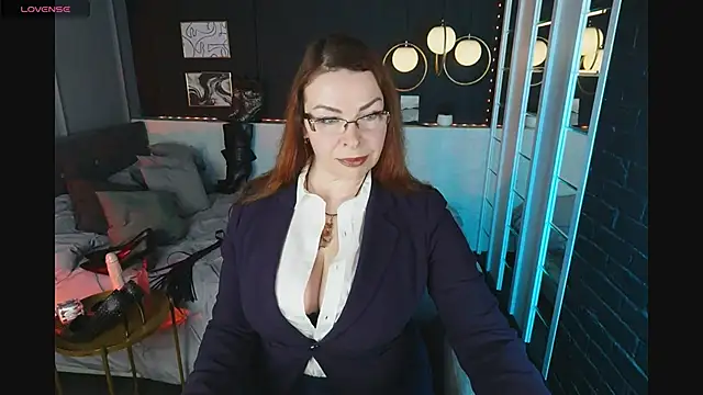 MrsIngrid online show from 11/29/25, 02:42