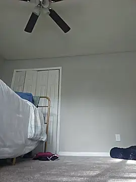 oliviaprettypussy online show from 04/19/26, 09:50