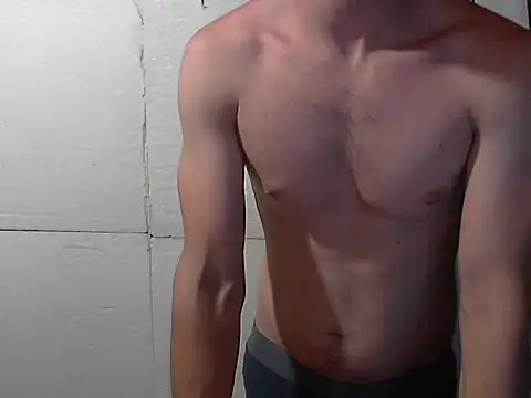 Snapshot of Alwaysahard chatting on 07/15/26, 11:32 Alwaysahard online show from 07/15/26, 11:32