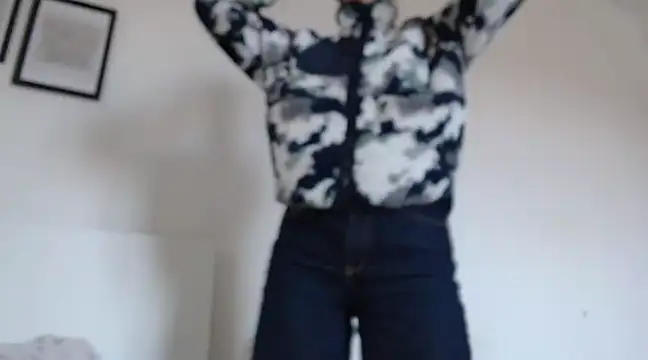 ocean eyess  online show from 02/19/25, 02:55