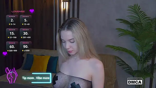 Holl1Would online show from 02/01/25, 06:43