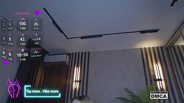 Holl1Would online show from 02/19/25, 07:59