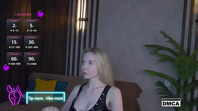 Holl1Would online show from 03/12/25, 07:38