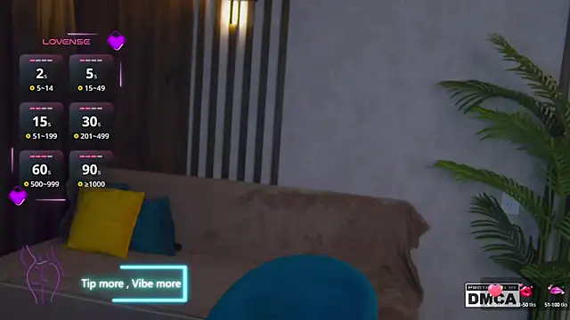 Holl1Would online show from 03/14/25, 03:48