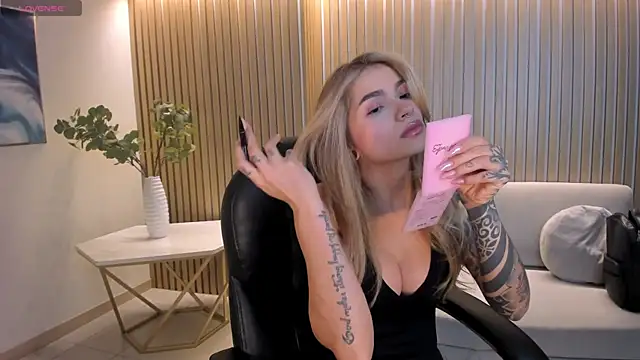 LexieWayne online show from 03/26/26, 09:31