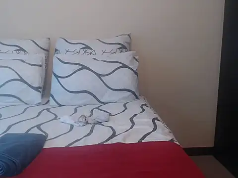 yummycherryxx online show from 04/01/26, 08:15