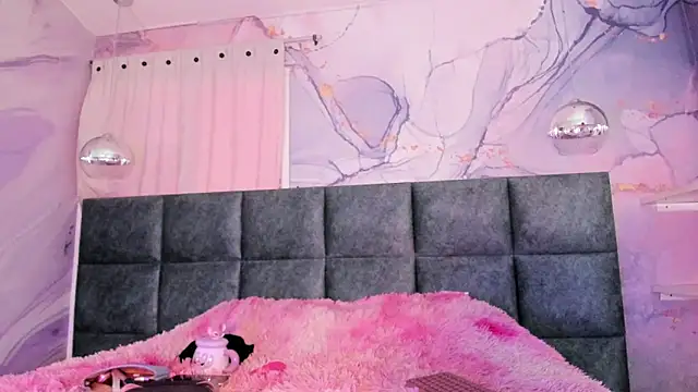 AntonellaRossi online show from 04/06/26, 07:48