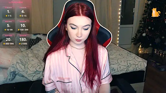 Cute lina online show from 12/24/24, 10:17