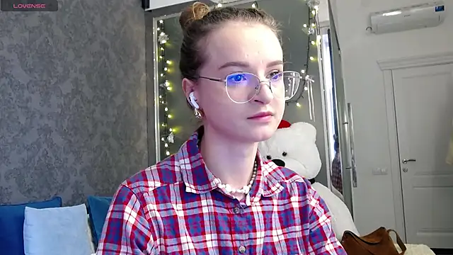 KateJonson online show from 10/15/25, 06:46