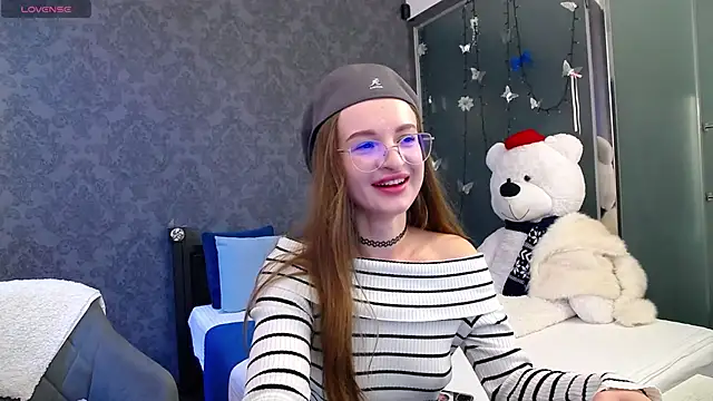 KateJonson online show from 10/31/25, 12:17