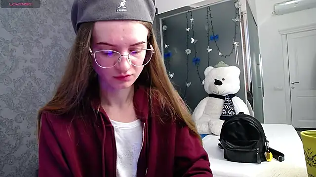 KateJonson online show from 11/30/25, 07:12