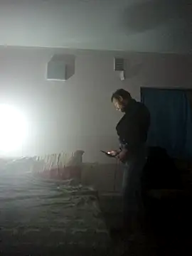 Snapshot of HouseOfCums chatting on 10/04/25, 04:27 HouseOfCums online show from 10/04/25, 04:27