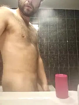 Snapshot of HouseOfCums chatting on 10/18/25, 04:19 HouseOfCums online show from 10/18/25, 04:19