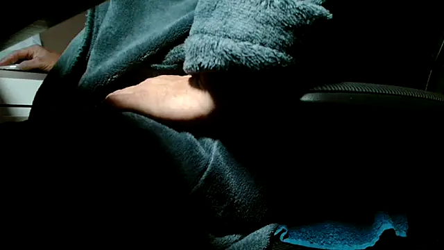 suedel65 online show from 10/20/25, 03:51