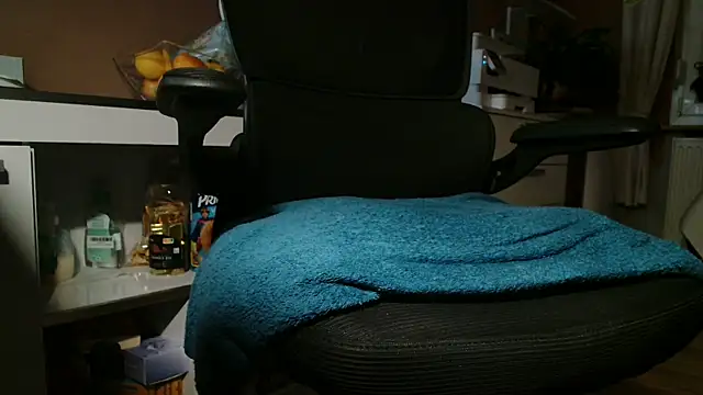 suedel65 online show from 11/07/25, 04:12