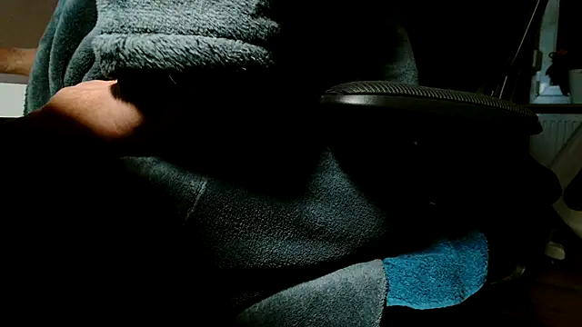 suedel65 online show from 11/10/25, 04:22