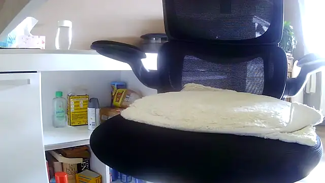 suedel65 online show from 04/19/26, 02:49