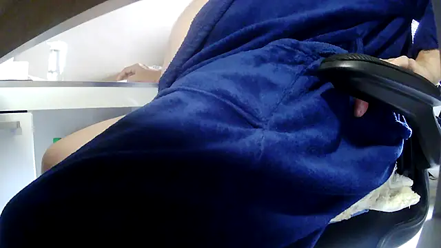 suedel65 online show from 05/13/26, 04:04