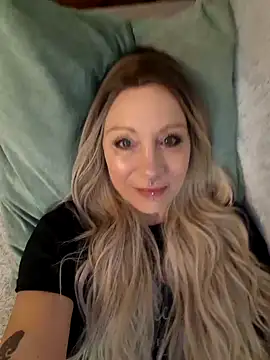 Snapshot of Jan_ina chatting on 01/03/25, 02:54 Jan ina online show from 01/03/25, 02:54