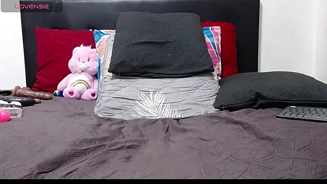 Margaret milf online show from 04/19/26, 12:00