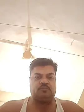 Snapshot of Desi_Londa_143 chatting on 02/28/25, 11:56 Desi Londa 143 online show from 02/28/25, 11:56