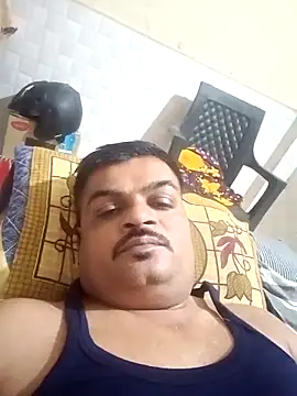 Snapshot of Desi_Londa_143 chatting on 03/10/25, 03:41 Desi Londa 143 online show from 03/10/25, 03:41