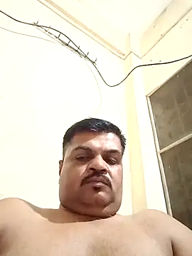 Snapshot of Desi_Londa_143 chatting on 03/15/25, 04:43 Desi Londa 143 online show from 03/15/25, 04:43