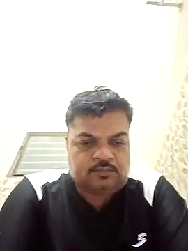 Snapshot of Desi_Londa_143 chatting on 03/17/25, 12:30 Desi Londa 143 online show from 03/17/25, 12:30