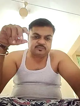 Snapshot of Desi_Londa_143 chatting on 03/17/25, 03:29 Desi Londa 143 online show from 03/17/25, 03:29