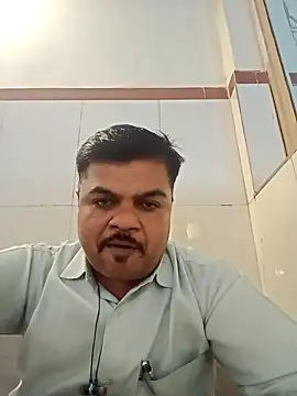 Snapshot of Desi_Londa_143 chatting on 03/20/25, 08:31 Desi Londa 143 online show from 03/20/25, 08:31