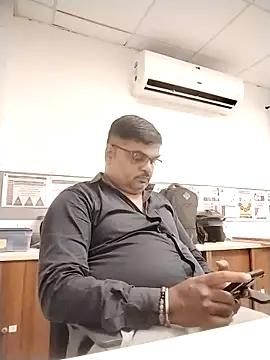 Snapshot of Desi_Londa_143 chatting on 09/20/25, 04:02 Desi Londa 143 online show from 09/20/25, 04:02