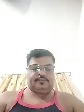 Snapshot of Desi_Londa_143 chatting on 10/07/25, 04:15 Desi Londa 143 online show from 10/07/25, 04:15