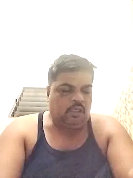 Snapshot of Desi_Londa_143 chatting on 10/17/25, 12:25 Desi Londa 143 online show from 10/17/25, 12:25
