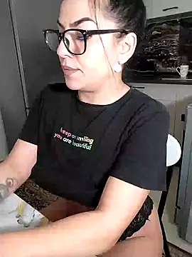 hot-babygirl online show from 02/04/25, 10:02