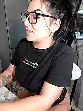 hot-babygirl online show from 02/05/25, 01:04