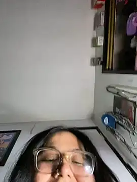 MsConejitaa online show from 04/18/26, 07:58