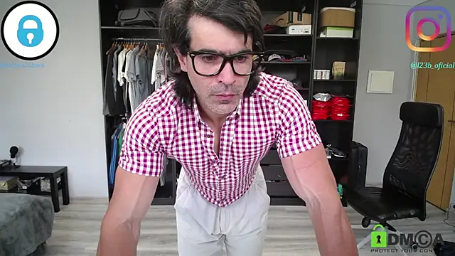 samricci21 online show from 04/10/26, 10:42