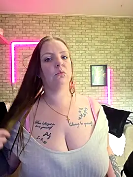 Snapshot of Melissa1994- chatting on 05/13/26, 01:41 Melissa1994- online show from 05/13/26, 01:41